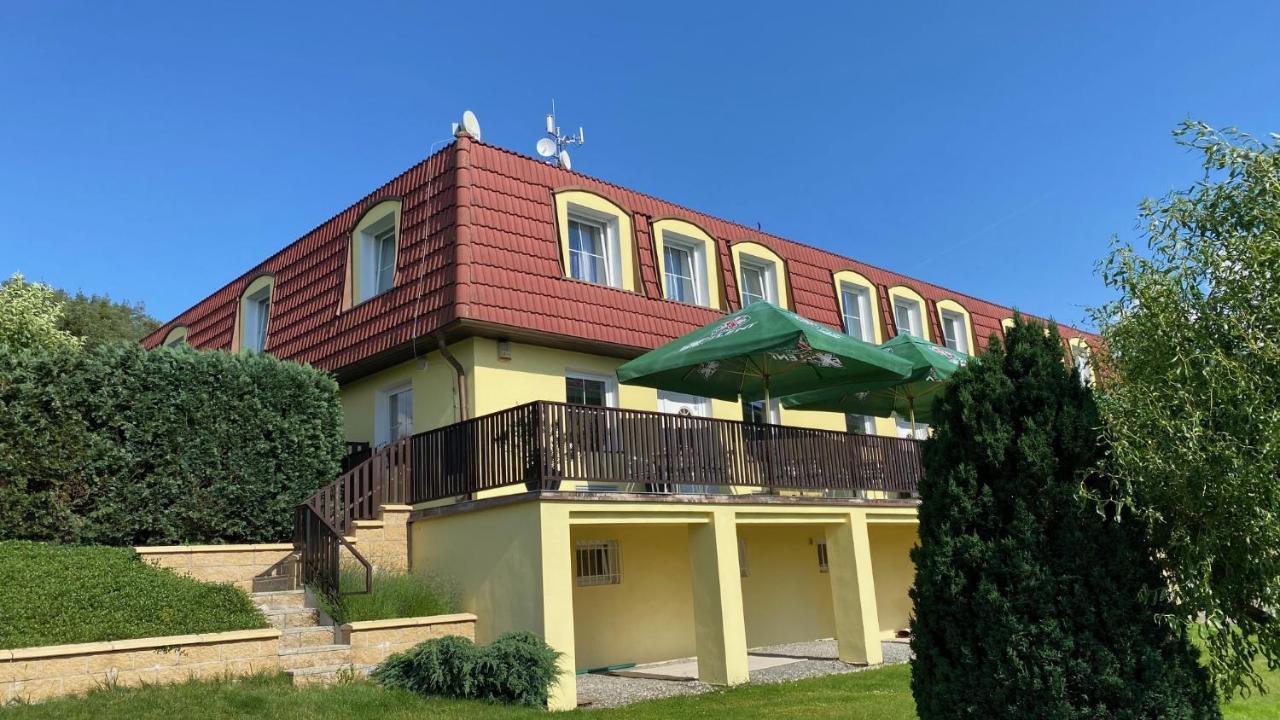 Penzion Kamejk Kamyk nad Vltavou Экстерьер фото
