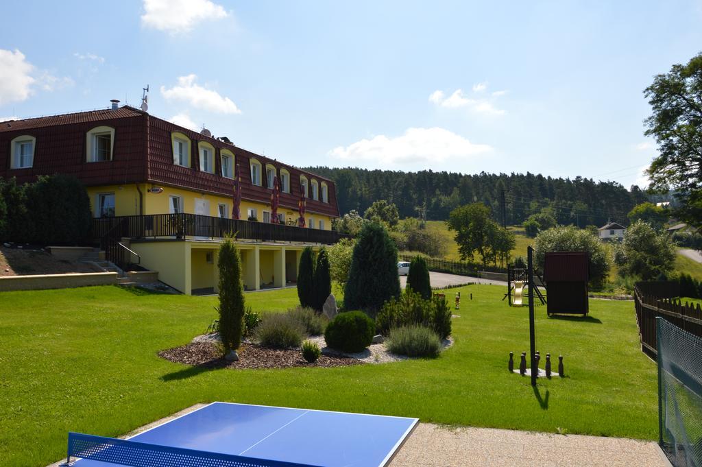 Penzion Kamejk Kamyk nad Vltavou Экстерьер фото